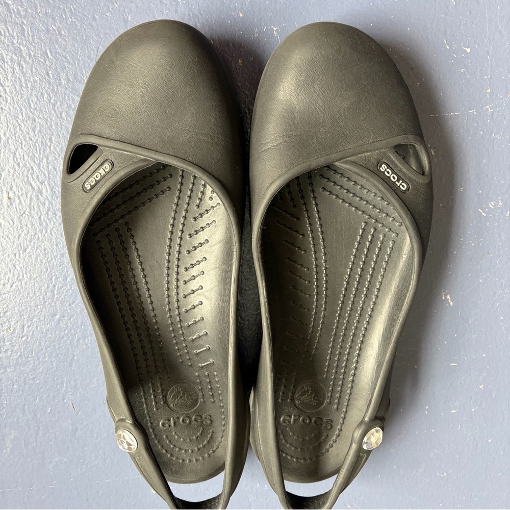 CROCS Classic Black Slip ons